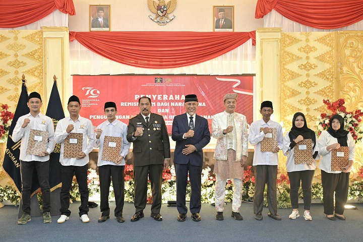 Gubernur Sumbar Serahkan Remisi bagi 4.185 Warga Binaan Pemasyarakatan di Lingkup Kanwil Kemenkumham