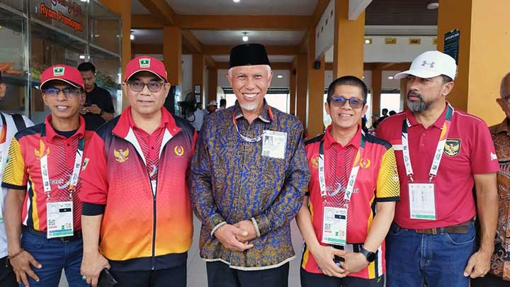 Dampingi Atlet Sumbar pada Pembukaan PON Aceh-Sumut, Mahyeldi Berharap Capaian Medali Lebih Banyak