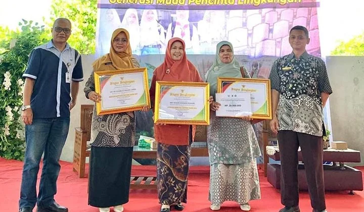 Sekolah Adiwiyata Tingkat Sumbar, SMP N 2 Padang Panjang Raih Terbaik 1