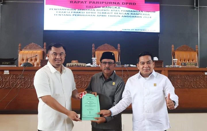 Bupati Dharmasraya Sampaikan Jawaban Terhadap Pandangan Fraksi DPRD Terkait Ranperda Perubahan APBD Tahun 2024