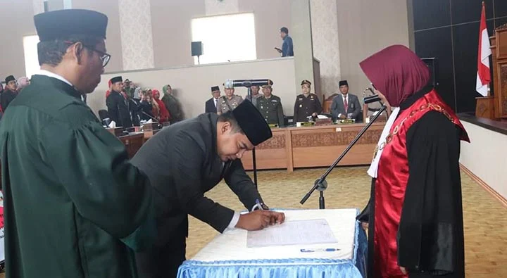 DPRD Kabupaten Dharmasraya Gelar Paripurna Pelantikan Pimpinan Definitif