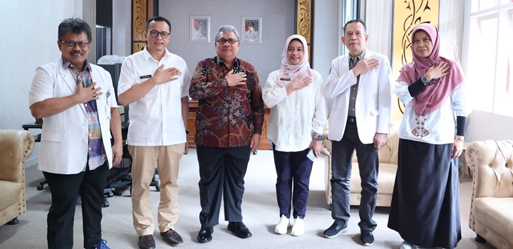 Tinjau RSAM, Ketua DPRD Sumbar Dorong Peningkatan…