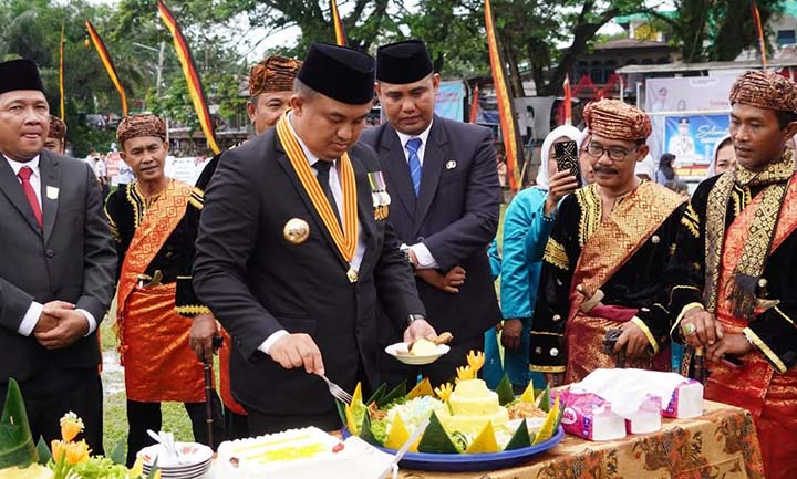 Potong Tumpeng