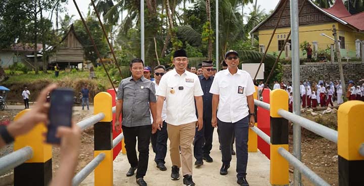 Ketua bersama sutan riska