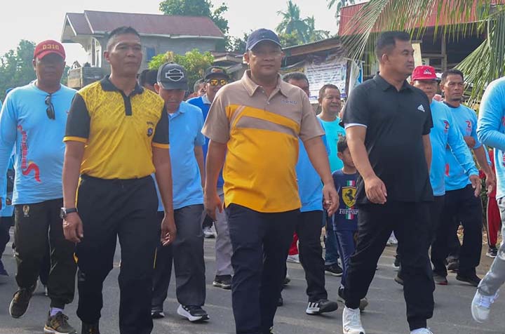 Ketua dprd jalan santai