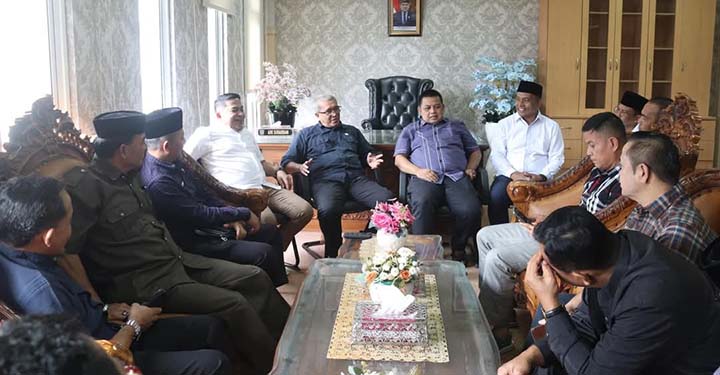 Kunker dprd tanah datar