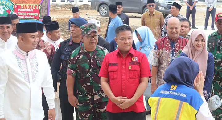 Peresmian pasar rakyat