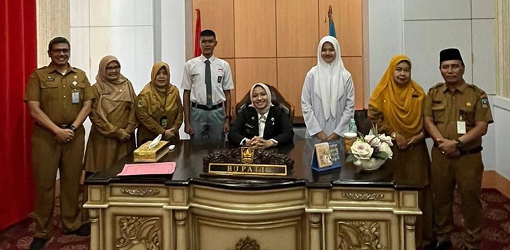 Bupati lepas paskibra