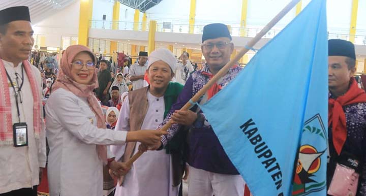 182 Calon Haji Dharmasraya Dilepas, Wabup: Bapak/Ibu Adalah Insan Pilihan Allah SWT