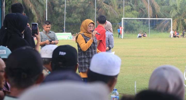 Wabup Leli Arni Hadiri Penutupan HIMAPELPALA Cup VI: Jangkos FC Juara Usai Taklukkan PSSD Sungai Dareh