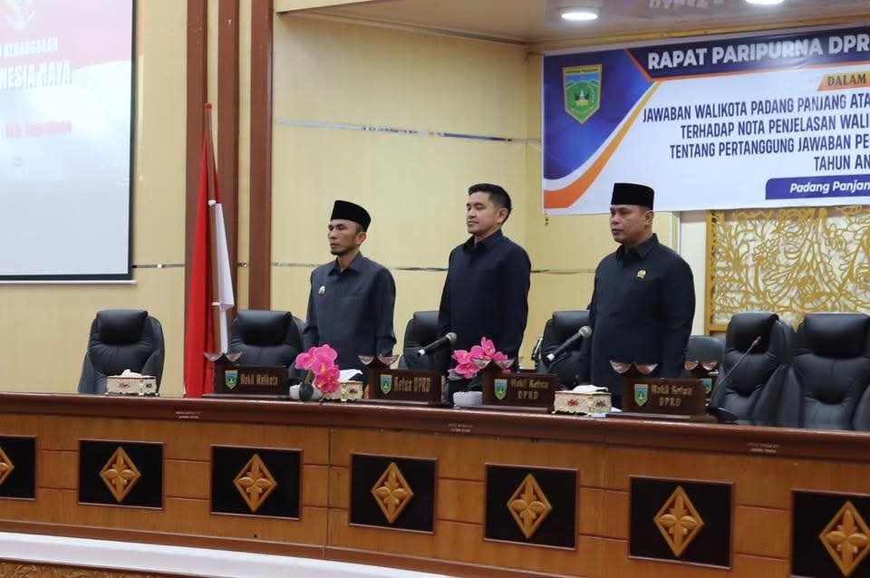 Wawako Padangpanjang Sampaikan Nota Jawaban Pandangan Fraksi DPRD Tentang APBD 2024