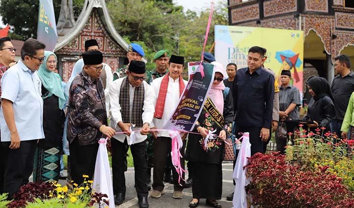 Festival Literasi III Resmi Dibuka Walikota Padang…