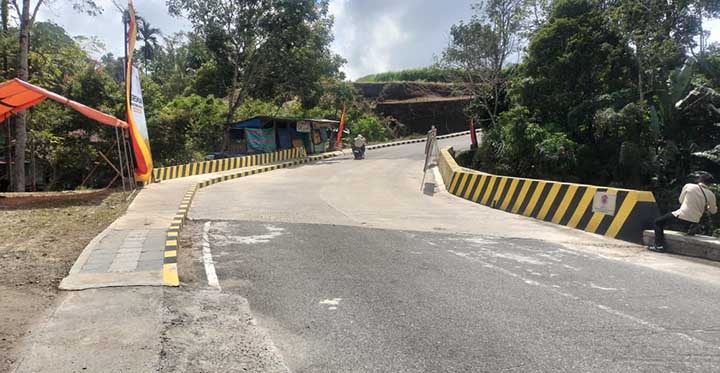 Jalan dan Jembatan Sudah Mulus, Warga Padang…