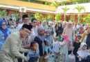 Pemko Padang Bagikan Bantuan Pakaian Seragam Sekolah Gratis Untuk 12.606 Siswa