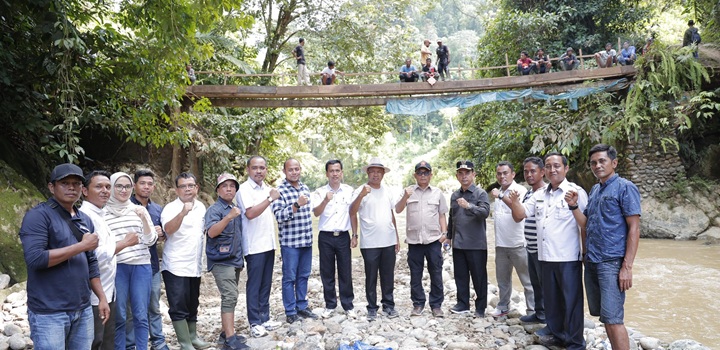 Jembatan bidan berenang pasaman copy