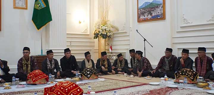Dududk bersama