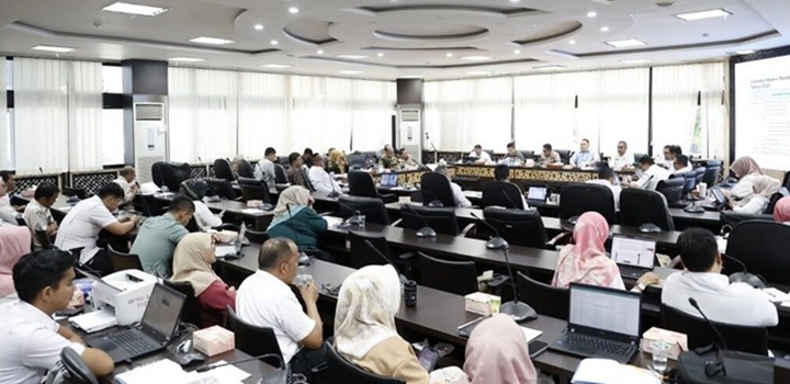 Rapat banggar bahas rkua ppas 26 copy