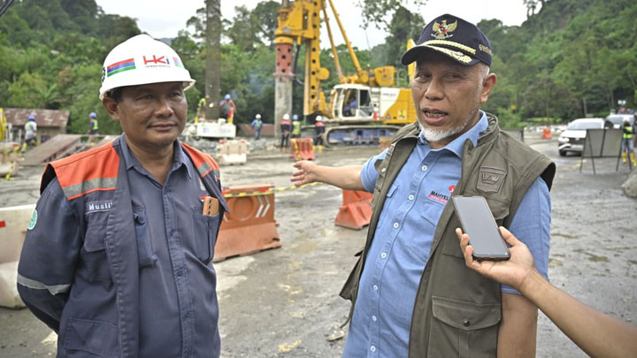 Tinjau jembatan kmebar