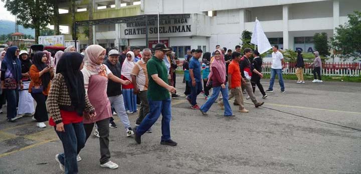 ASN jalan sehat