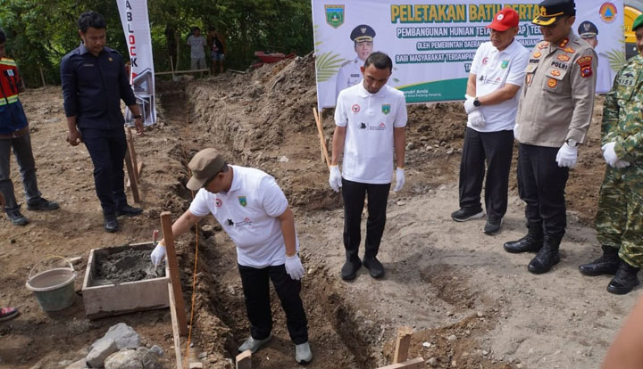 Bangun huntap